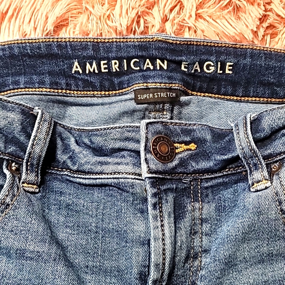 American Eagle super stretch. Favorite boyfriend women's jeans. 14 regular.